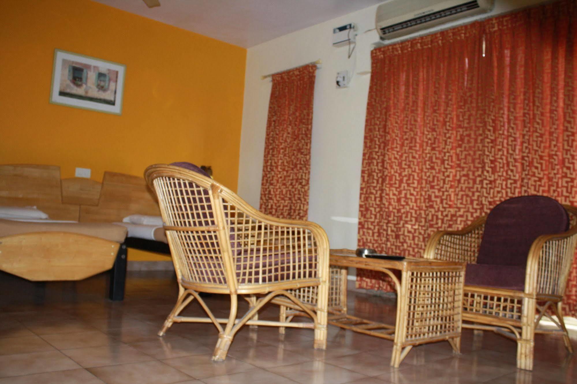 Tom'S Hotel Bangalore Exterior foto
