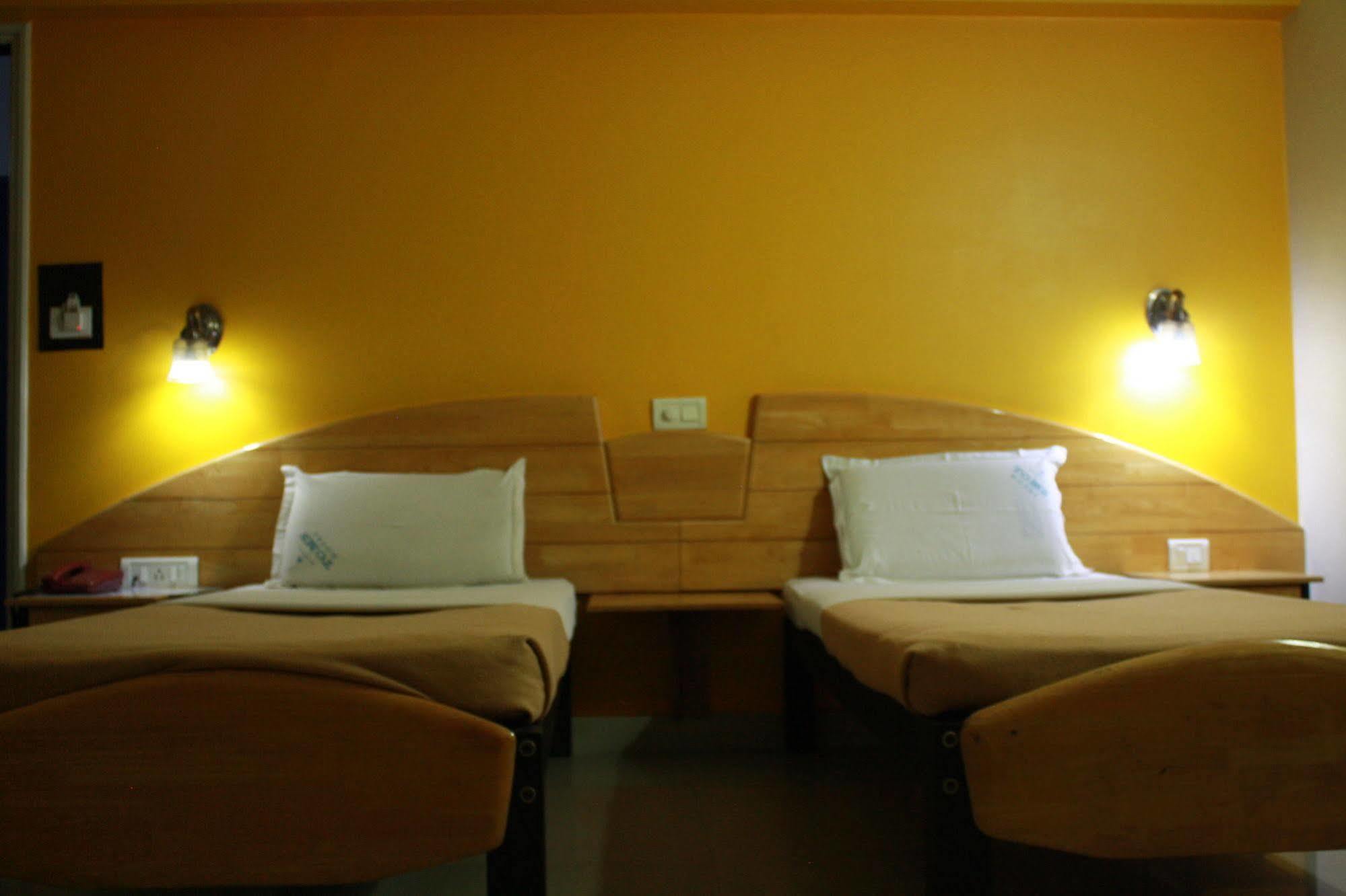 Tom'S Hotel Bangalore Exterior foto
